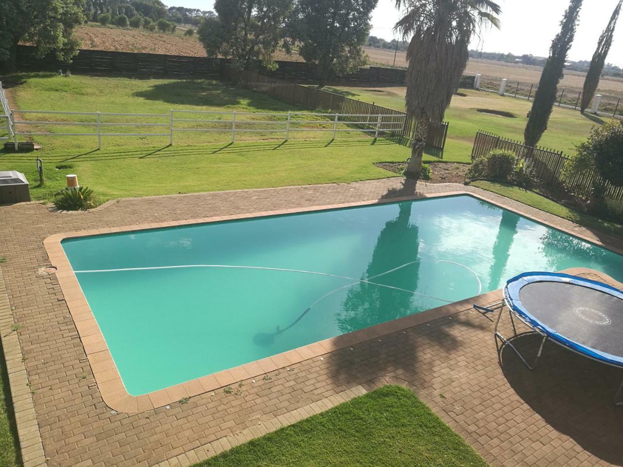 Krige Lodge B&B Bloemfontein Exterior foto